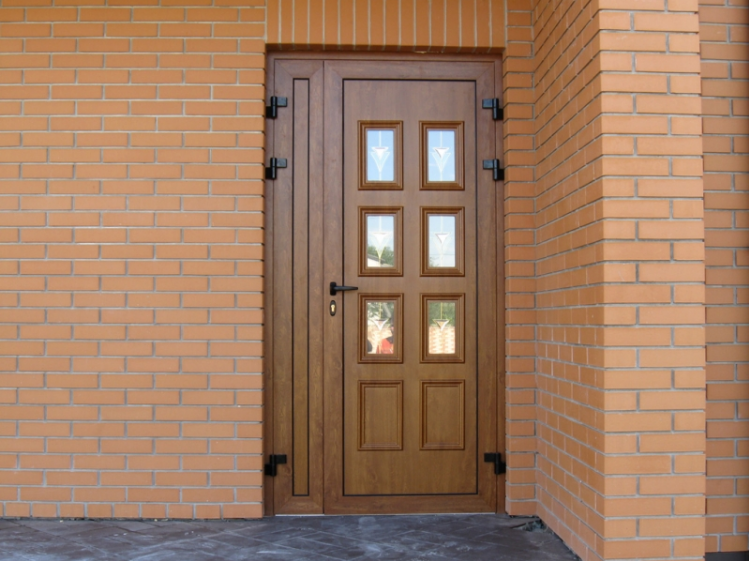 вхідні двері